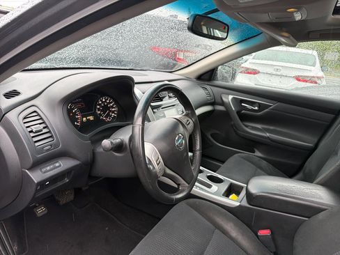 Used 2015 Nissan Altima 2.5 SV w/ Convenience Package FWD image 17
