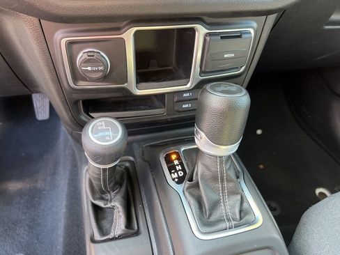 Used 2024 Jeep Wrangler Sport image 18