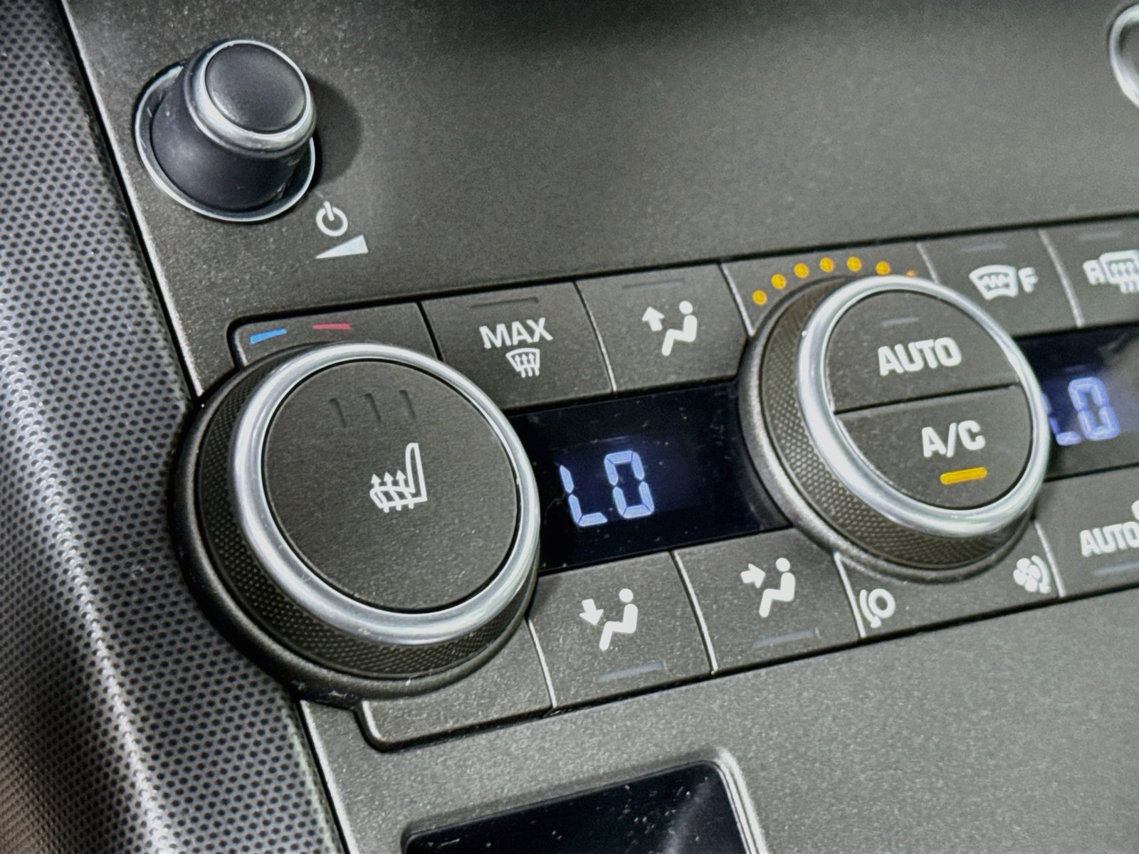Used 2018 Land Rover Range Rover Evoque SE AWD/4WD image 19