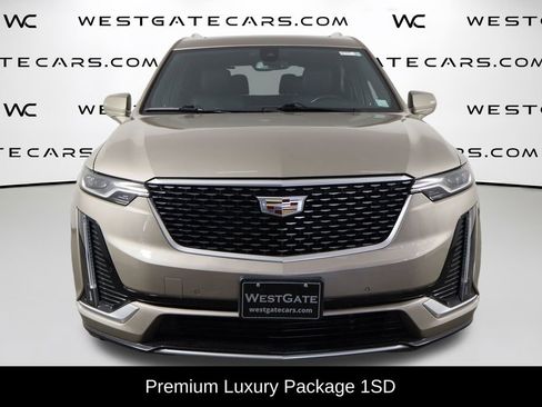 Used 2022 Cadillac XT6 Premium Luxury image 2