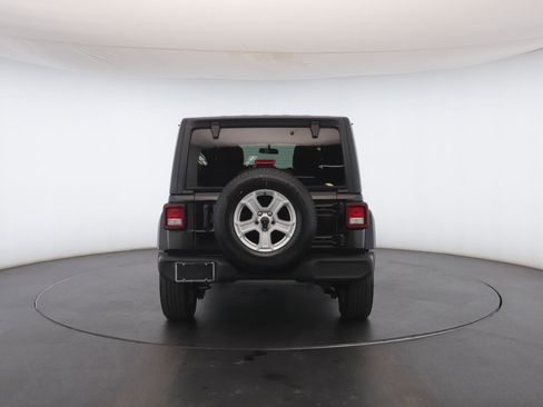 Used 2022 Jeep Wrangler Unlimited Sport image 21