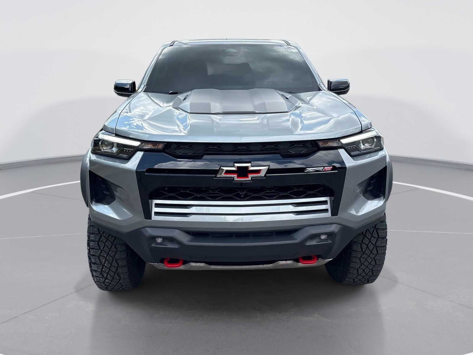 Used 2025 Chevrolet Colorado ZR2 w/ Technology Package AWD/4WD image 2