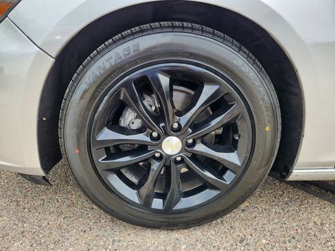 Used 2016 Chevrolet Malibu LT FWD image 15