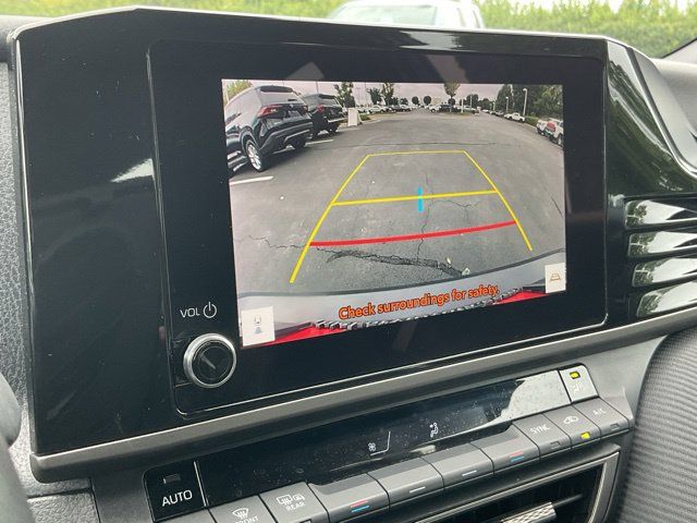 Used 2025 Toyota Camry SE FWD image 25