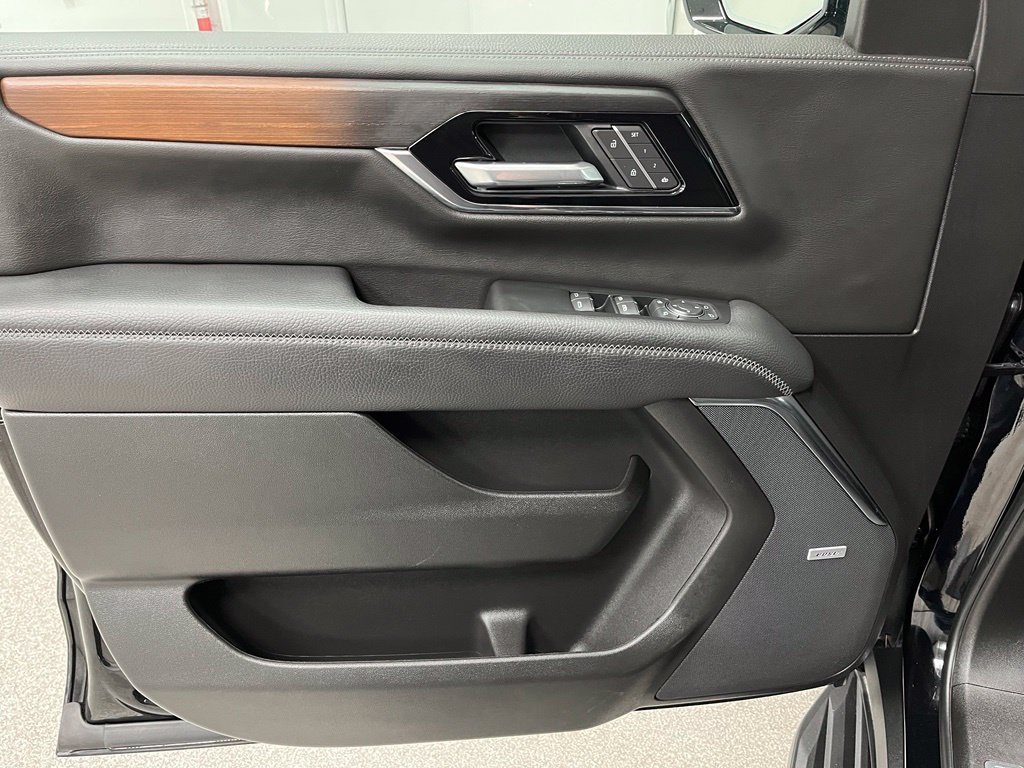 Used 2025 GMC Yukon XL Denali AWD/4WD image 20