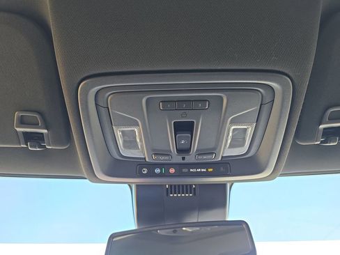 Used 2022 Chevrolet Silverado 1500 High Country image 31