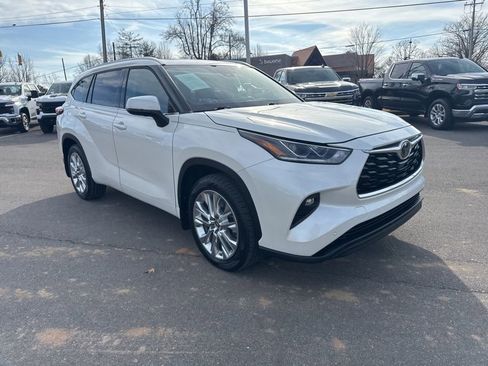 Used 2021 Toyota Highlander Limited image 7
