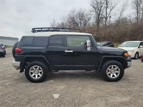 Used 2014 Toyota FJ Cruiser 4WD image 3