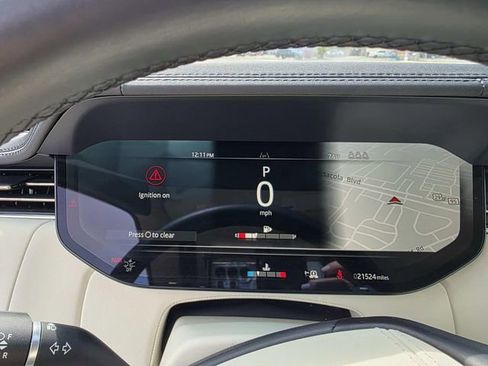 Used 2024 Land Rover Range Rover SE image 16