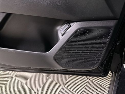 New 2026 Chevrolet Equinox LT w/ Convenience Package II image 24