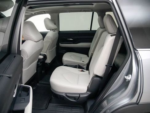 Used 2025 Toyota Grand Highlander AWD image 20