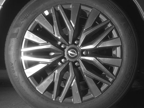 Used 2025 Nissan Altima 2.5 SV FWD image 12