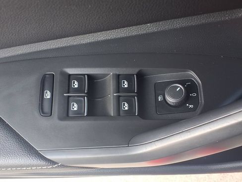 Used 2023 Volkswagen Jetta SE FWD image 7