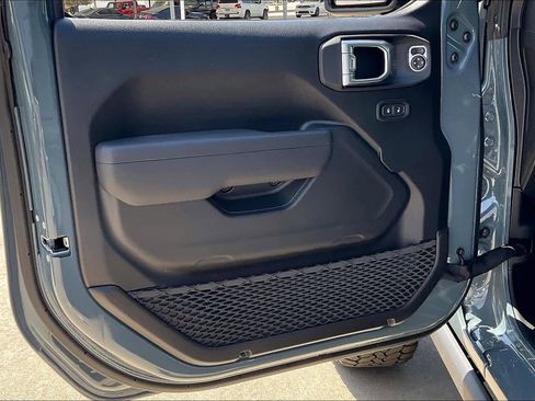 New 2025 Jeep Gladiator Sport image 10