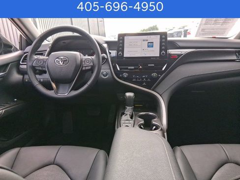 Used 2022 Toyota Camry XSE image 12