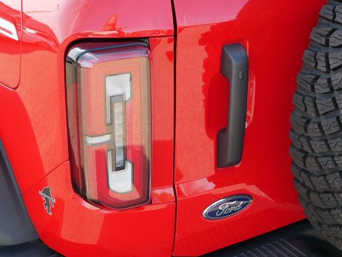 Used 2023 Ford Bronco Heritage Edition AWD/4WD image 17