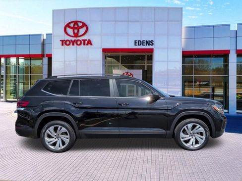 Used 2022 Volkswagen Atlas SE AWD/4WD image 2