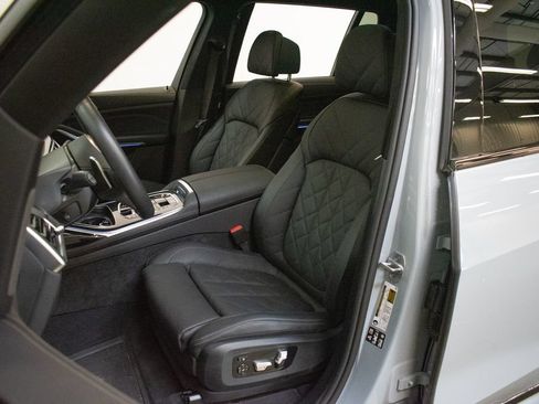 Used 2026 BMW X7 xDrive40i w/ M Sport Package AWD/4WD image 21