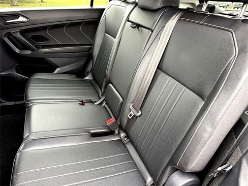 Certified 2024 Volkswagen Tiguan SE image 27