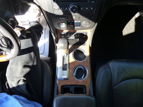 Used 2011 Buick Enclave CXL FWD image 34