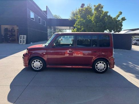 Used 2006 Scion xB FWD image 2