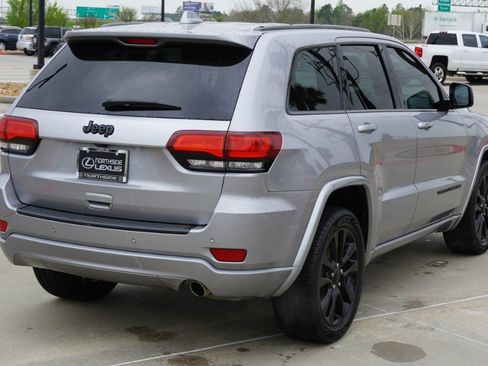 Used 2019 Jeep Grand Cherokee Altitude image 6