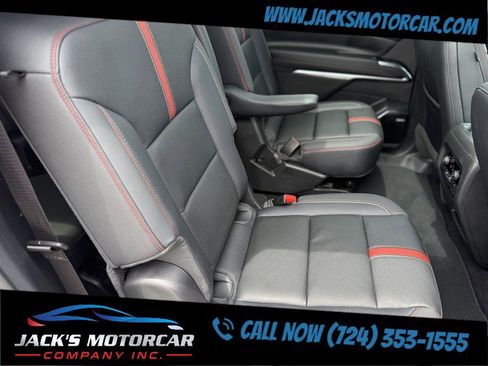 Used 2025 Chevrolet Traverse RS AWD/4WD image 34