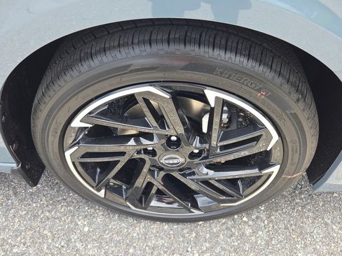 New 2026 Nissan Sentra SR w/ SR Premium Package FWD image 14
