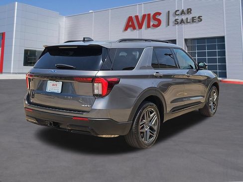 Used 2025 Ford Explorer ST-Line w/ ST-Line Street Pack AWD/4WD image 6