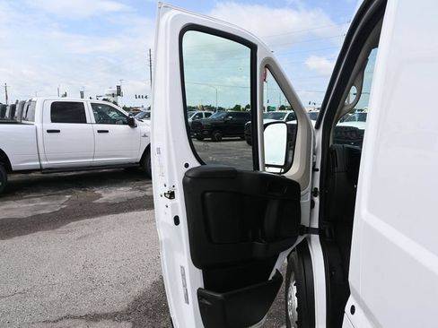 Used 2022 RAM ProMaster 2500 FWD image 13