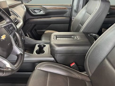 Used 2024 Chevrolet Suburban Premier w/ Max Trailering Package AWD/4WD image 19