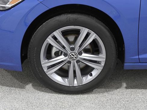 Certified 2023 Volkswagen Jetta SE w/ Panoramic Sunroof Package image 20