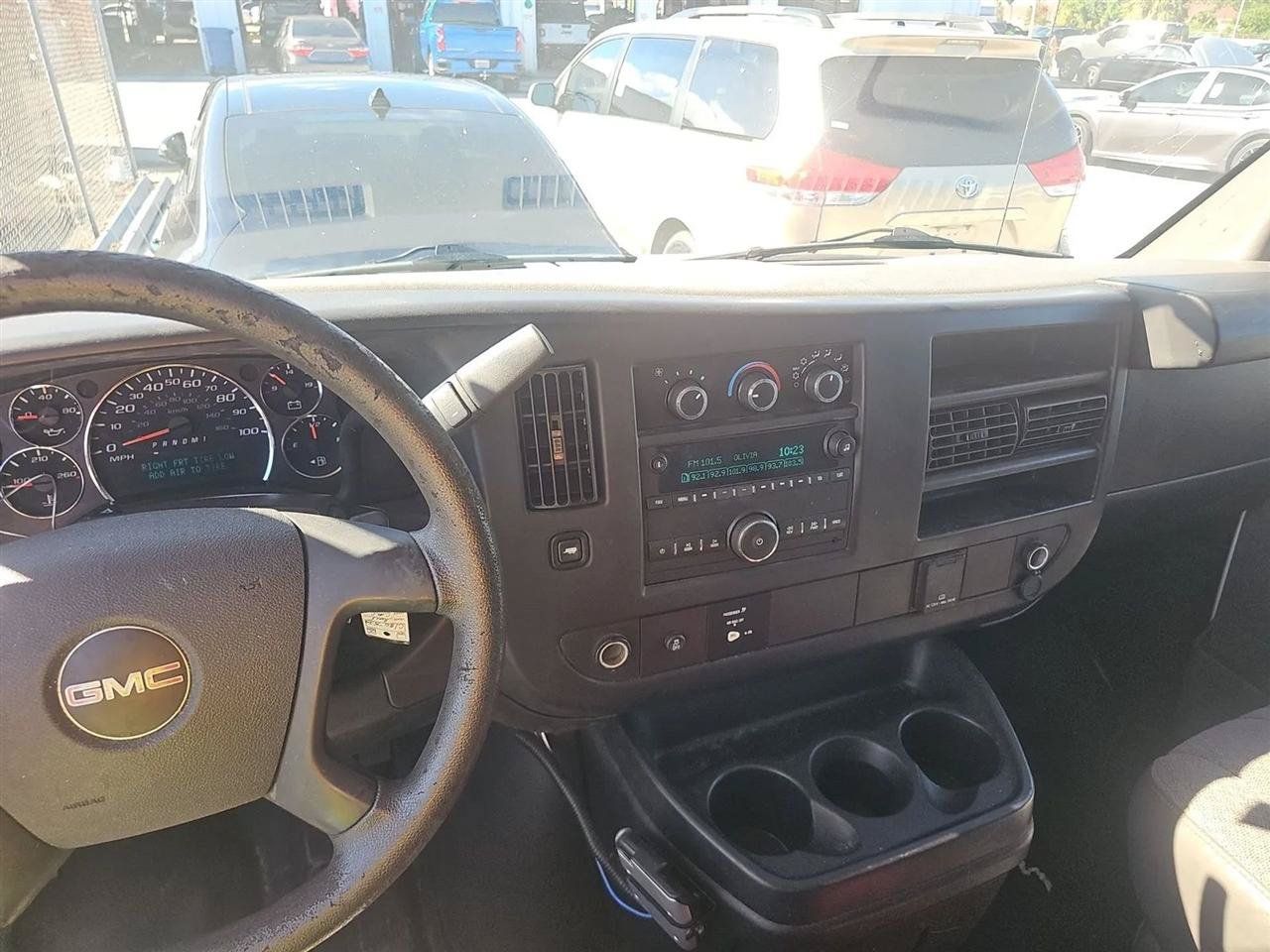 Used 2015 GMC Savana 2500 RWD image 11