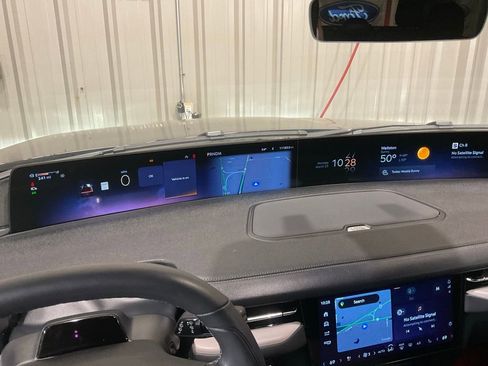 Used 2025 Lincoln Navigator L Reserve image 18