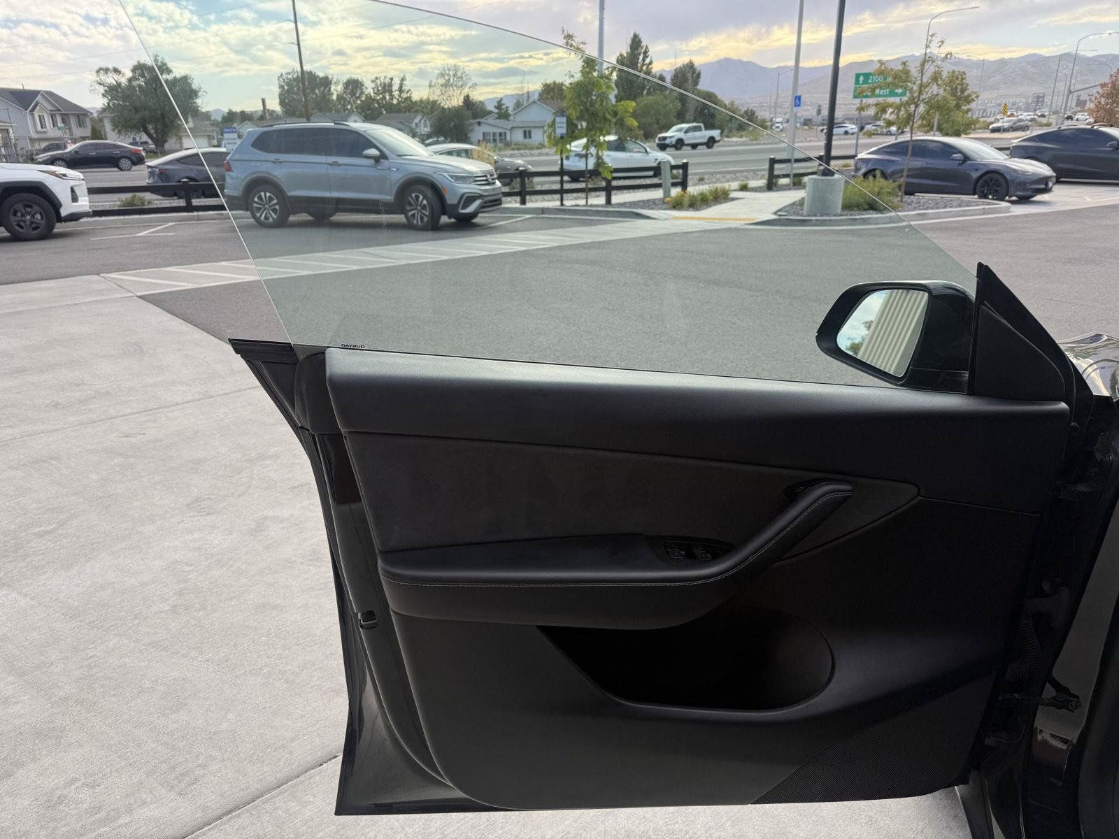Used 2022 Tesla Model Y Long Range AWD/4WD image 11