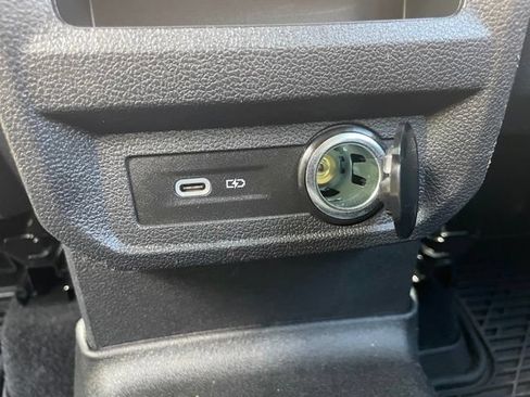 Used 2022 Volkswagen Tiguan SE AWD/4WD image 48