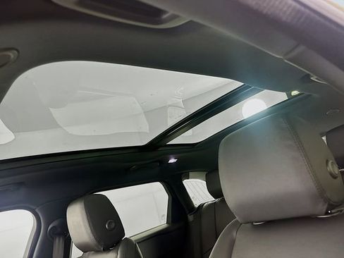 New 2026 Land Rover Range Rover Velar Dynamic SE image 14