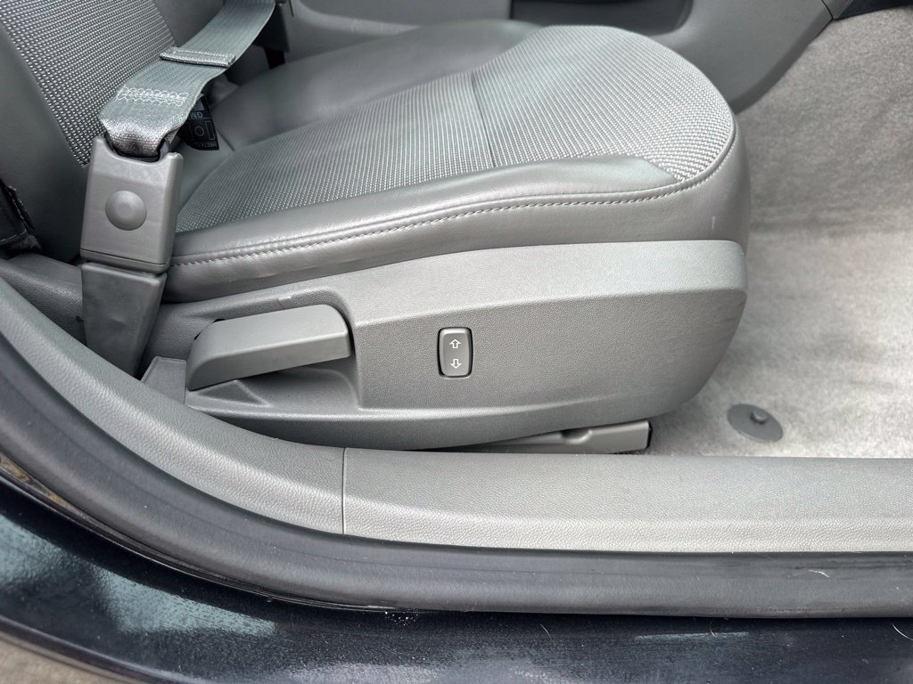 Used 2013 Chevrolet Malibu LT FWD image 25