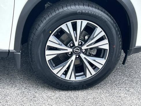 Used 2022 Nissan Rogue SV AWD/4WD image 9