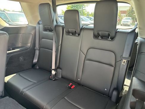 Used 2025 Nissan Pathfinder SL w/ Cargo Package AWD/4WD image 16