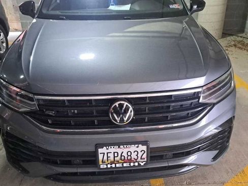 Certified 2023 Volkswagen Tiguan SE R-Line image 26