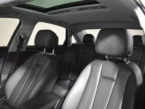 Used 2019 Audi A4 2.0T Premium image 10