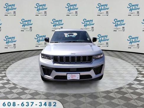 New 2026 Jeep Grand Cherokee Limited AWD/4WD image 2
