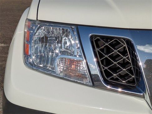 Used 2021 Nissan Frontier S image 10