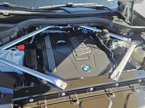 Used 2023 BMW X5 xDrive40i w/ Premium Package image 6
