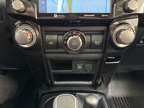 Certified 2022 Toyota 4Runner TRD Off-Road Premium image 30