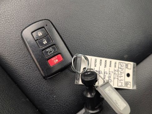 Used 2016 Toyota RAV4 SE w/ Advanced Technology Package FWD image 45