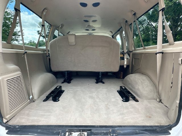 Used 2008 Ford E-350 and Econoline 350 XL RWD image 27