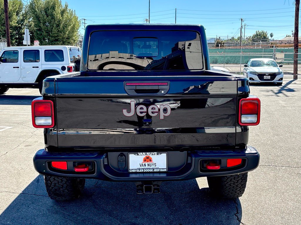 Used 2022 Jeep Gladiator Rubicon w/ Cold Weather Group AWD/4WD image 5