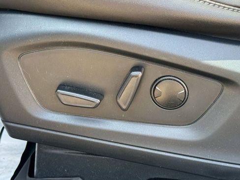 Used 2023 Ford Explorer XLT w/ Equipment Group 202A AWD/4WD image 25